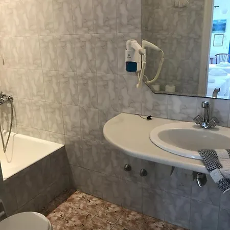 Romantika Ξενοδοχείο 2*
